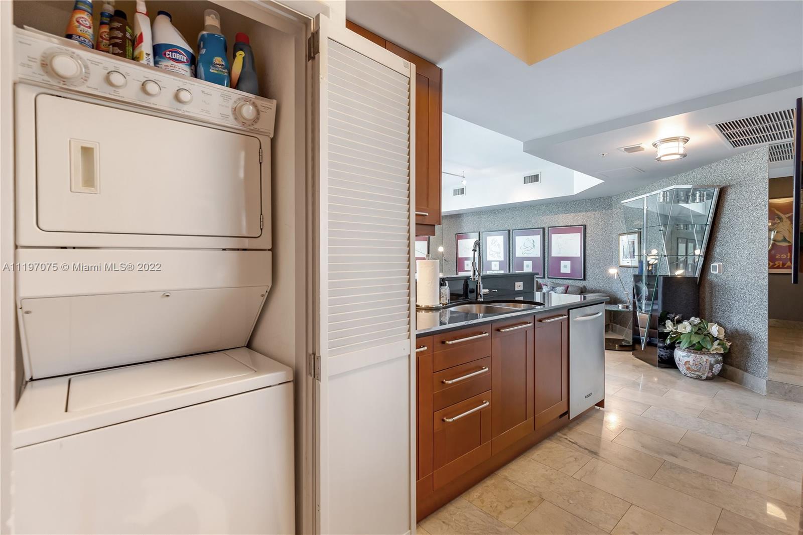 LAS OLAS RIVER HOUSE COND - Residential Lease