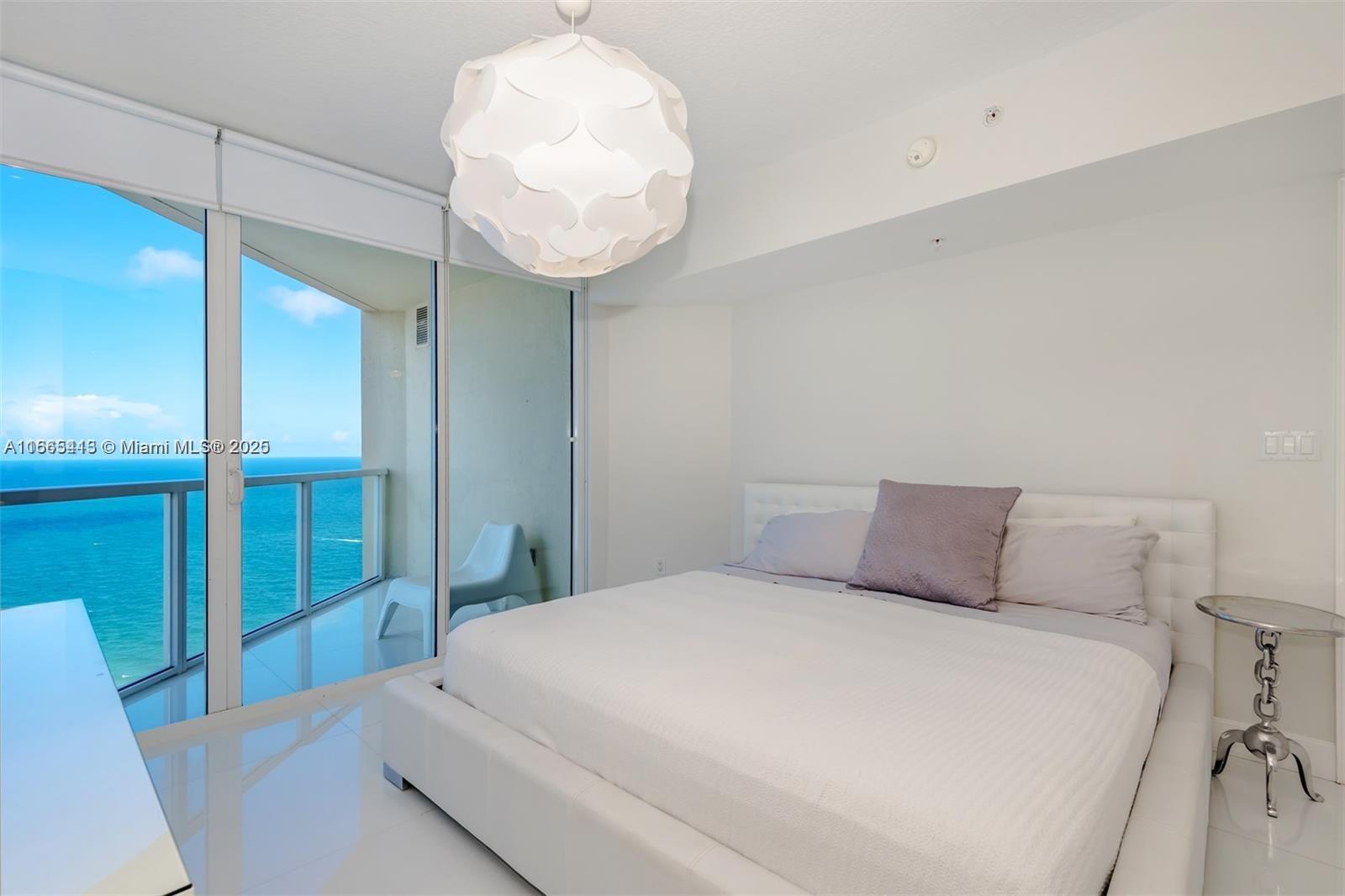 LA PERLA CONDO - Residential Lease