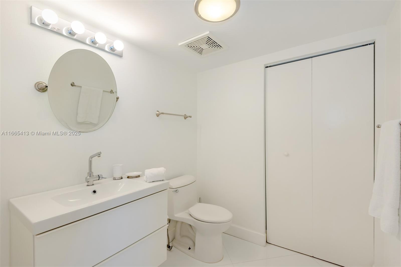 LA PERLA CONDO - Residential Lease