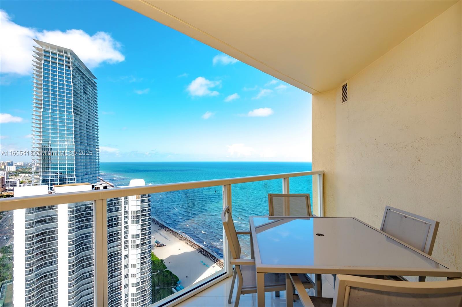 LA PERLA CONDO - Residential Lease