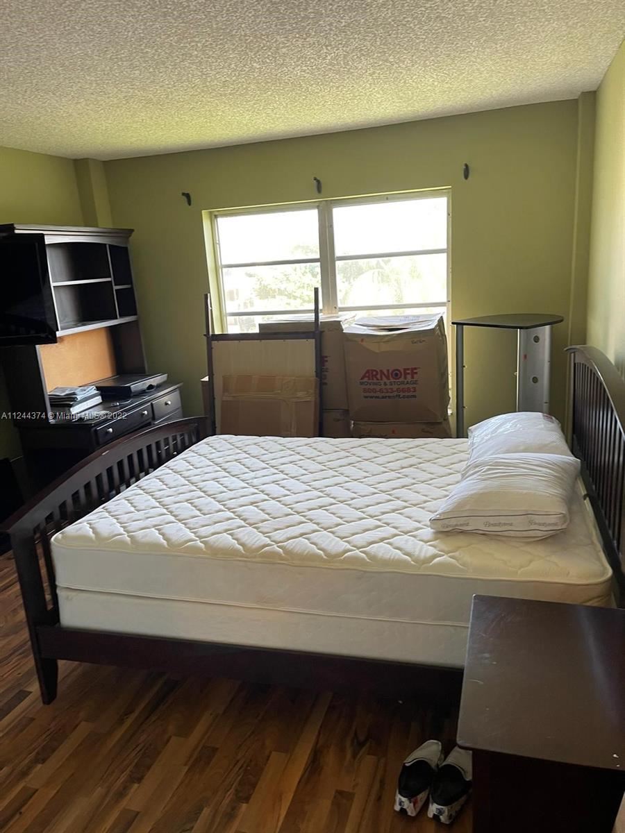 MANORS OF INVERRARY - Residential