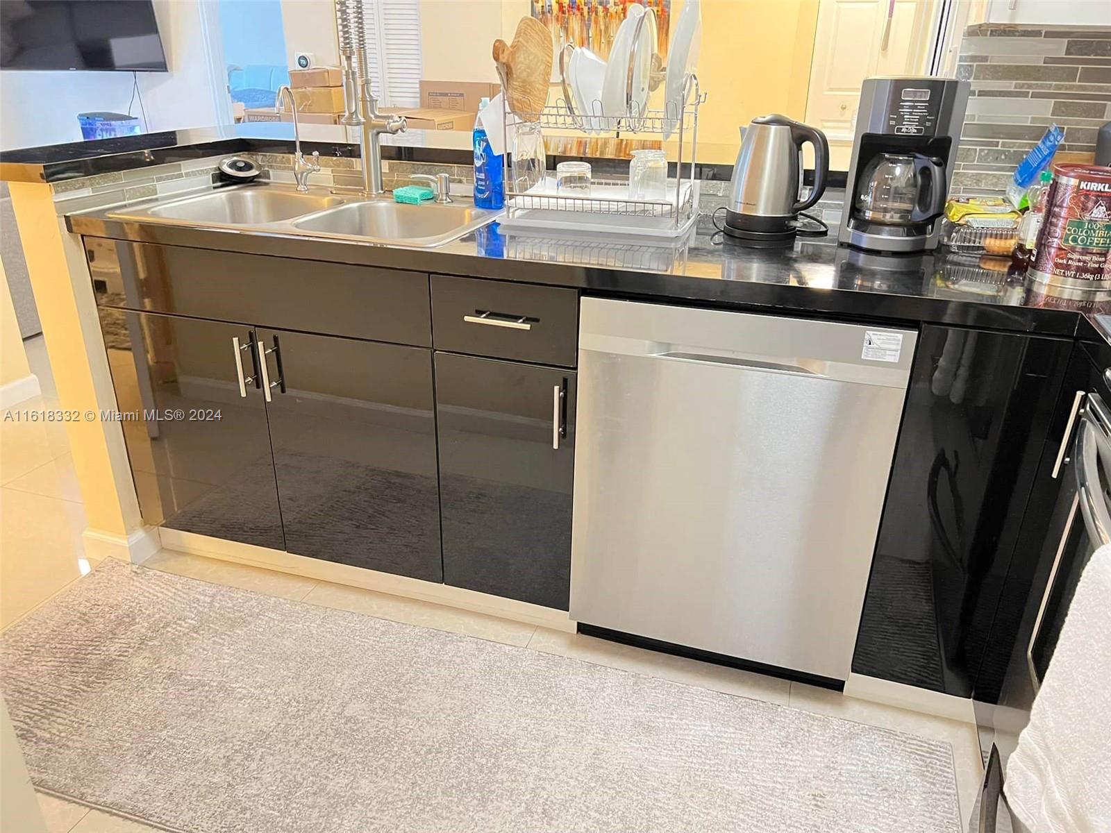 PORTO BELLAGIO CONDO - Residential Lease