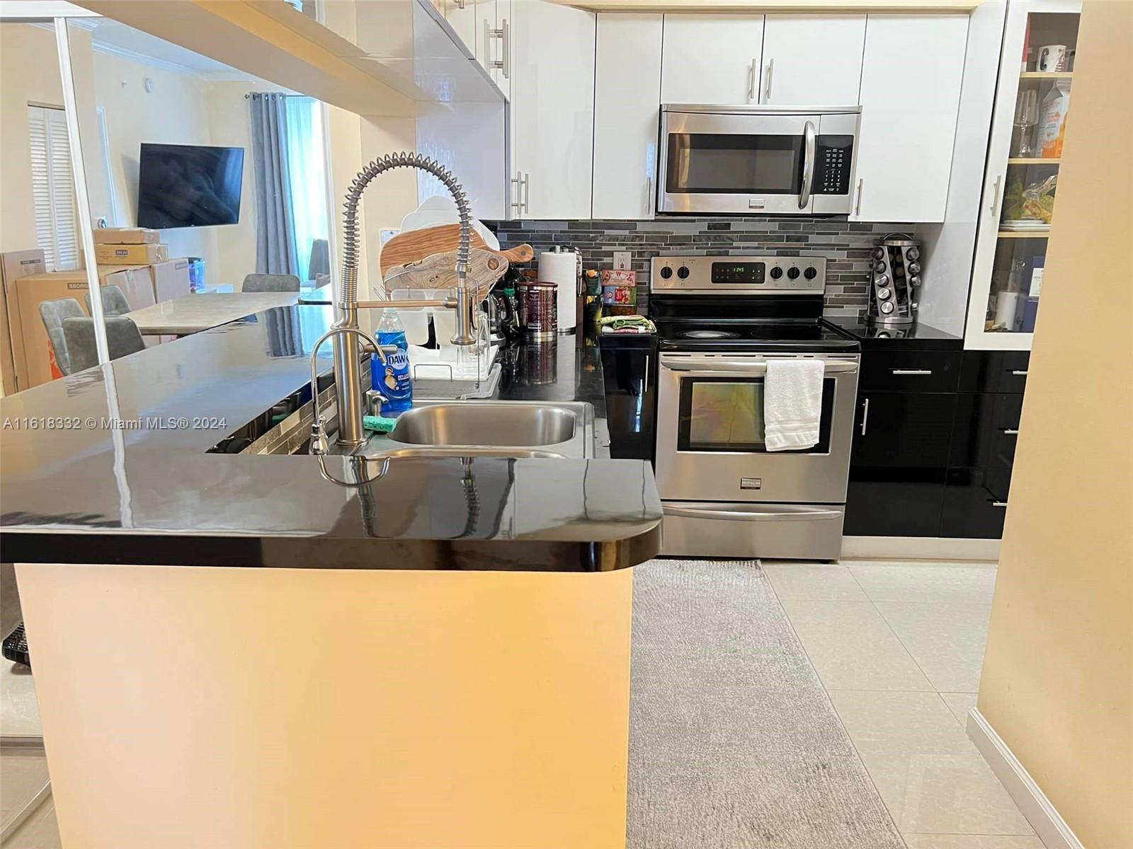 PORTO BELLAGIO CONDO - Residential Lease