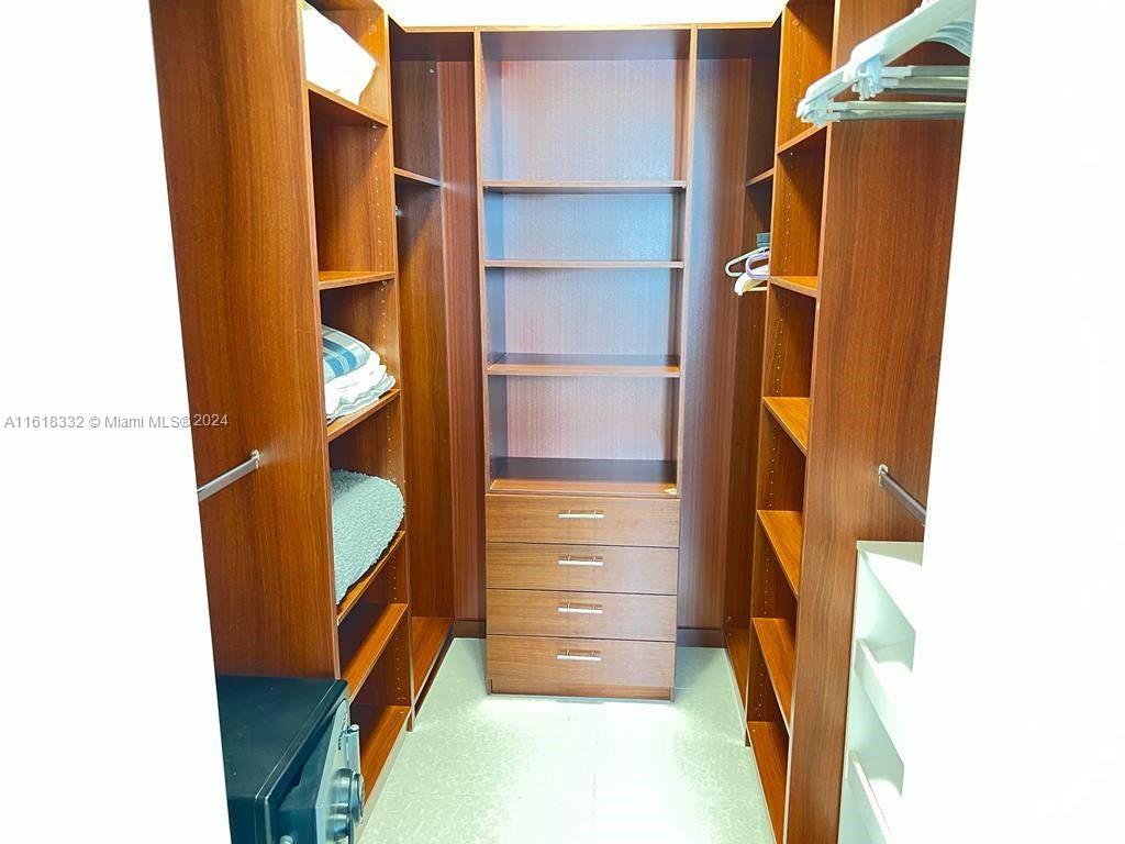 PORTO BELLAGIO CONDO - Residential Lease