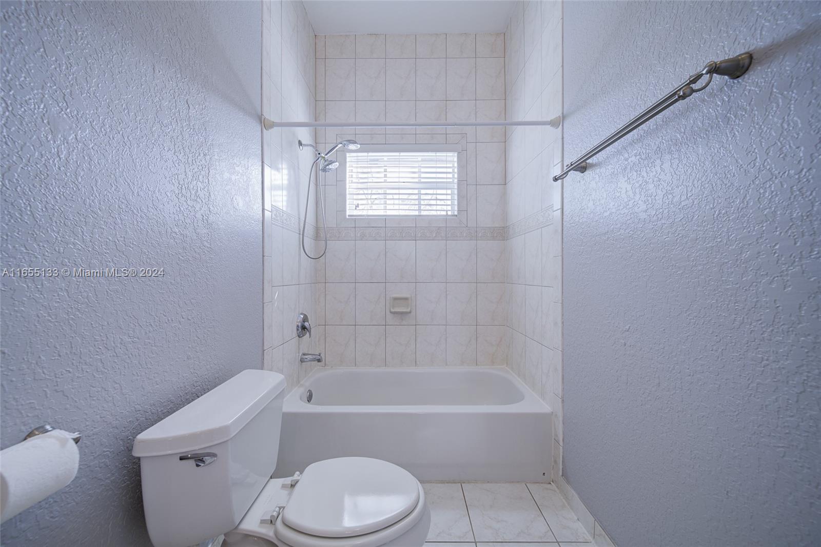 VILLAS OF MAYDANA CONDO - Residential Lease