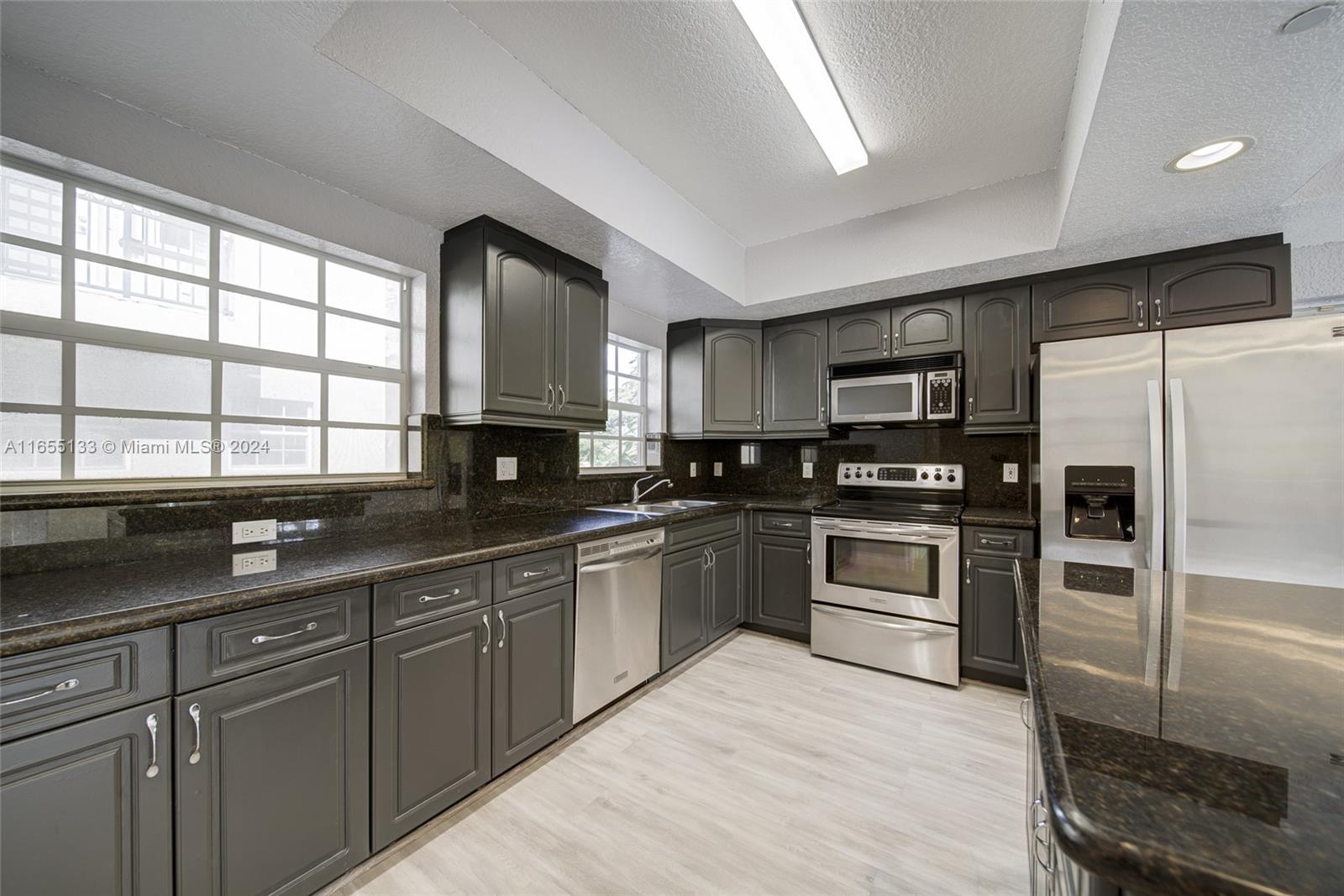 VILLAS OF MAYDANA CONDO - Residential Lease