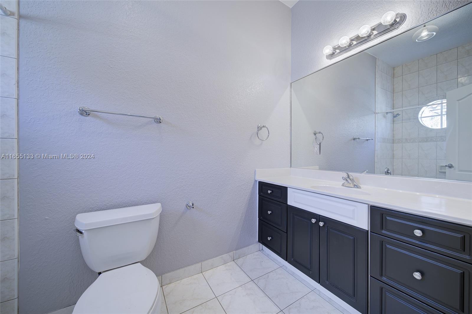 VILLAS OF MAYDANA CONDO - Residential Lease