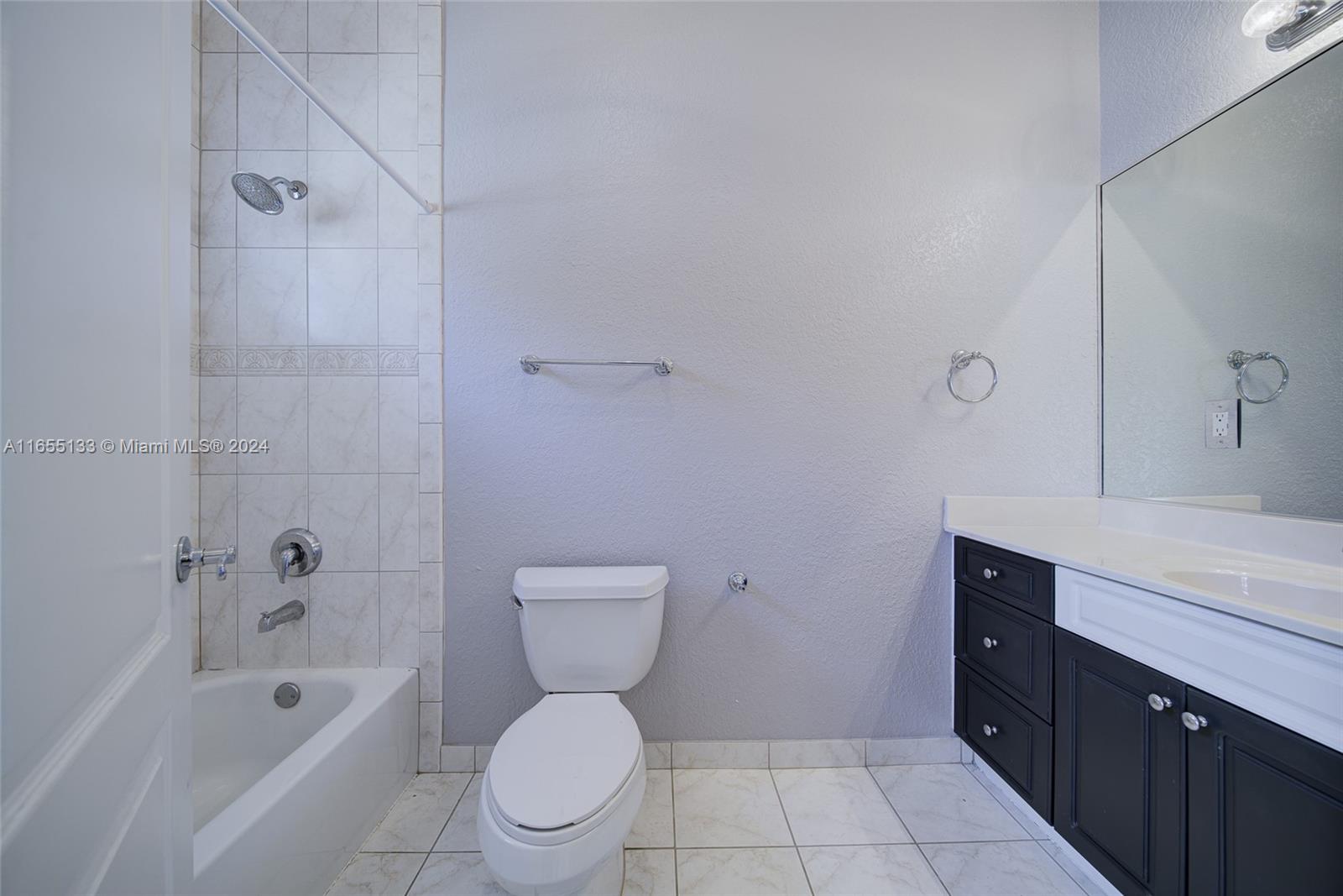 VILLAS OF MAYDANA CONDO - Residential Lease
