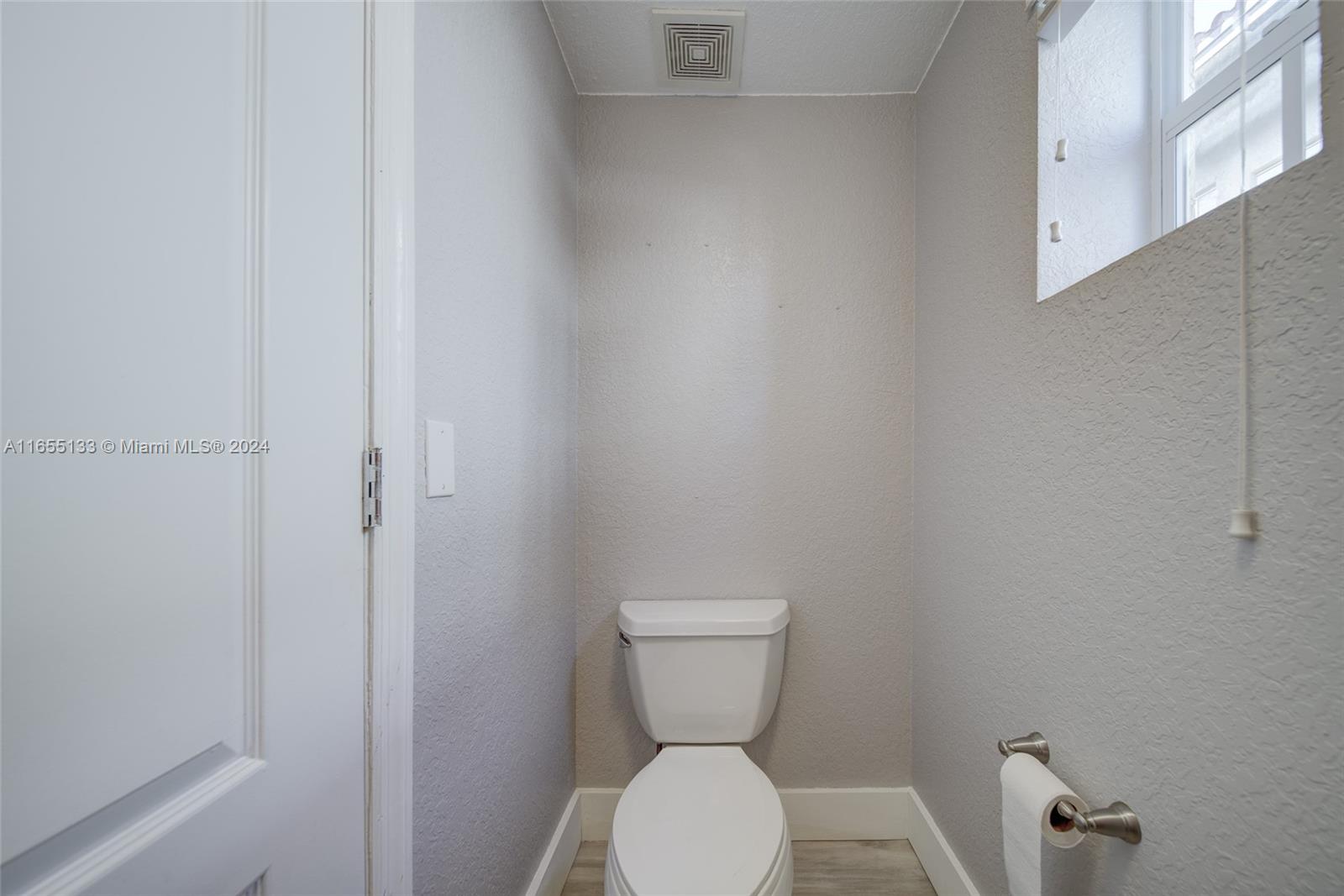 VILLAS OF MAYDANA CONDO - Residential Lease