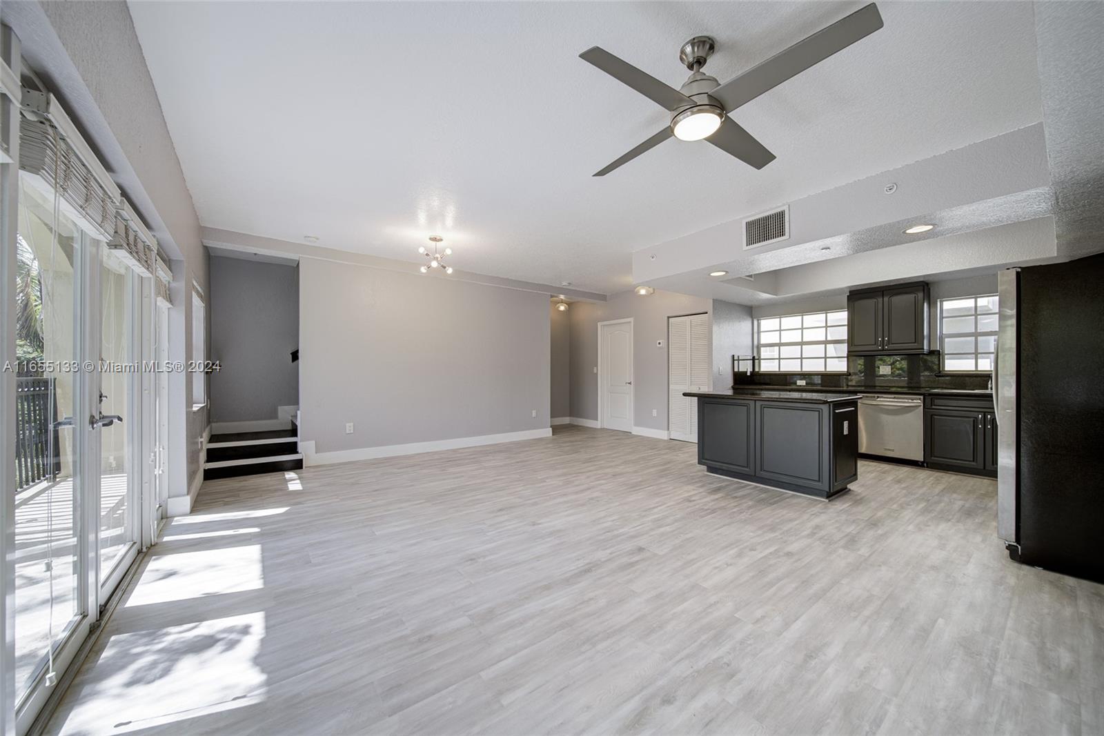 VILLAS OF MAYDANA CONDO - Residential Lease