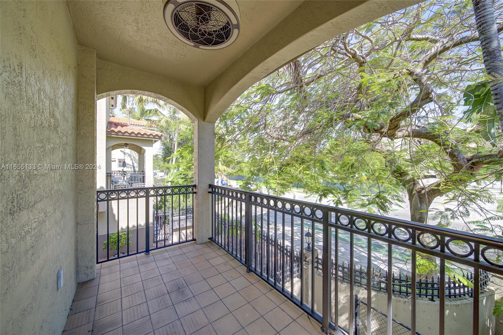VILLAS OF MAYDANA CONDO - Residential Lease