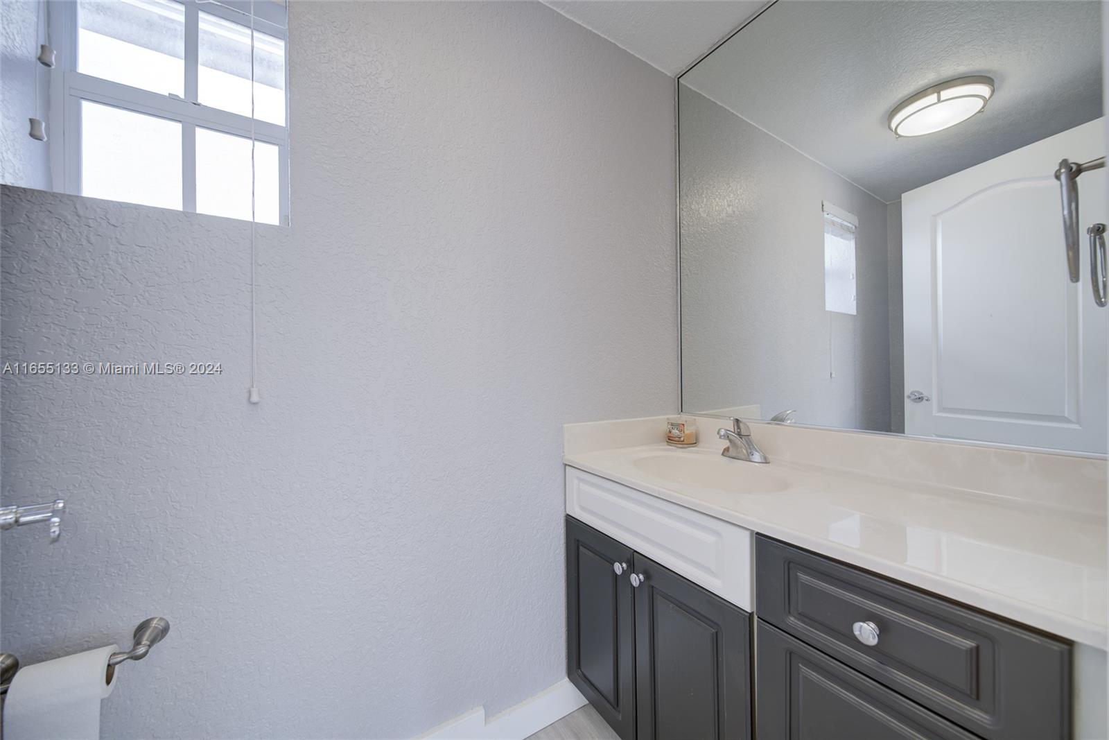 VILLAS OF MAYDANA CONDO - Residential Lease