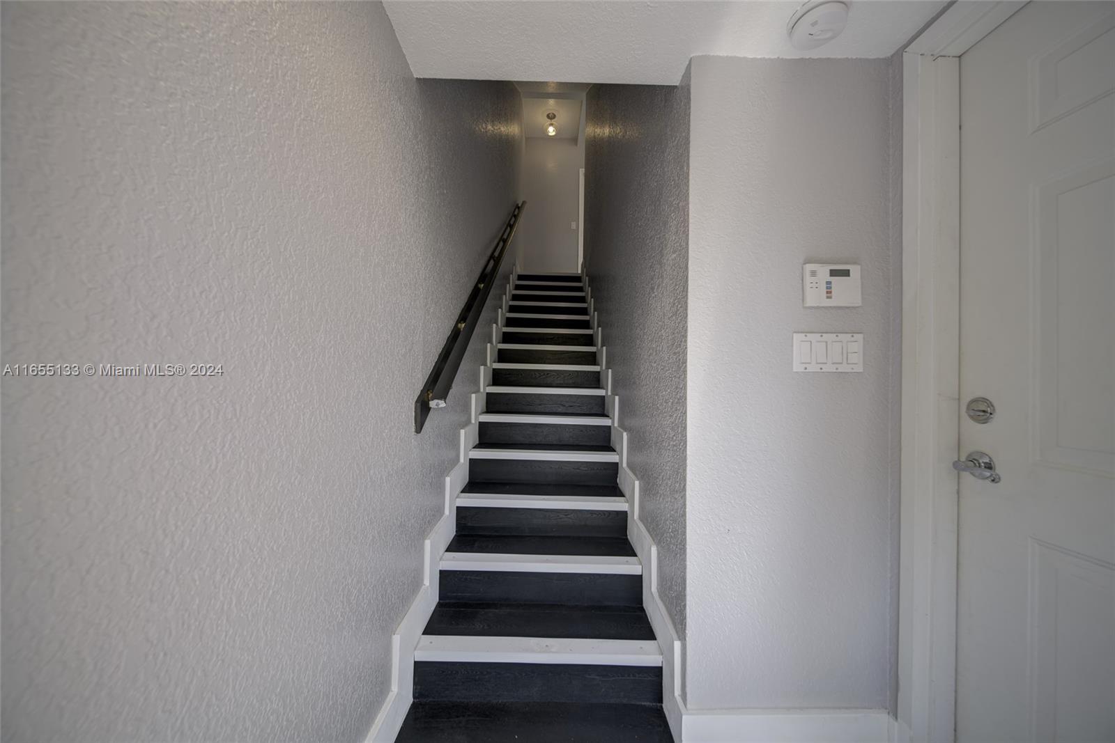 VILLAS OF MAYDANA CONDO - Residential Lease