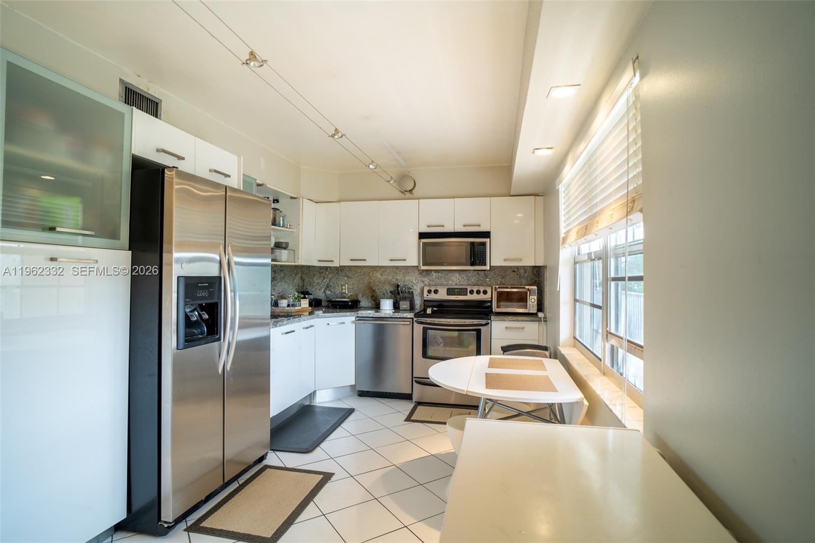 NO 112 PALM-AIRE COUNTRY - Residential