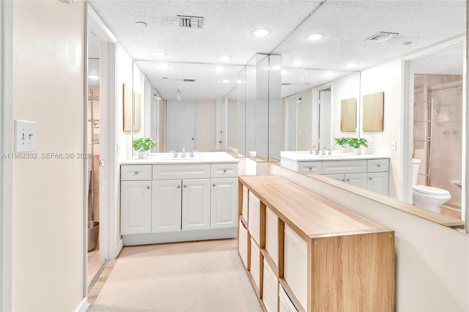NO 112 PALM-AIRE COUNTRY - Residential