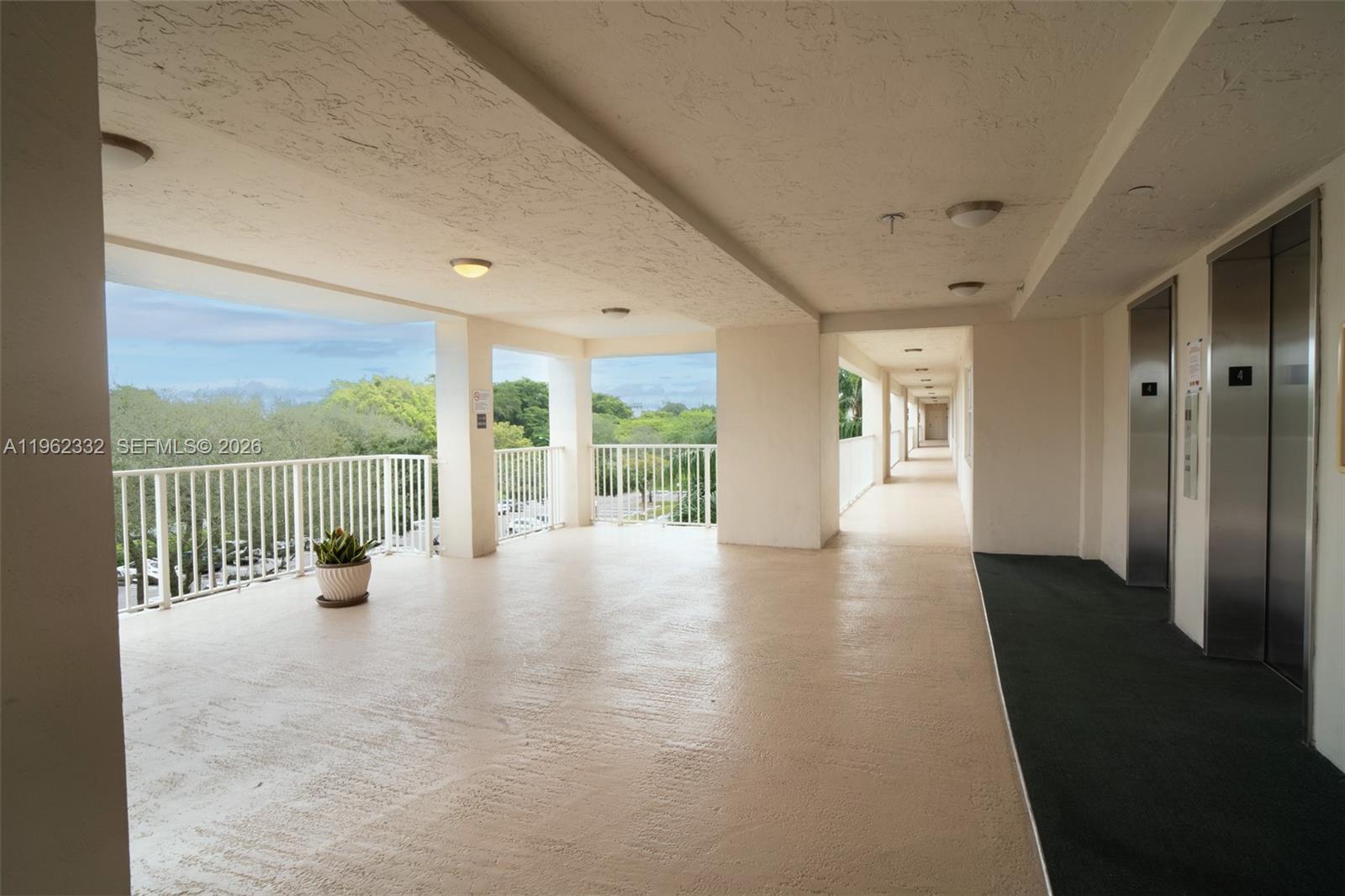 NO 112 PALM-AIRE COUNTRY - Residential