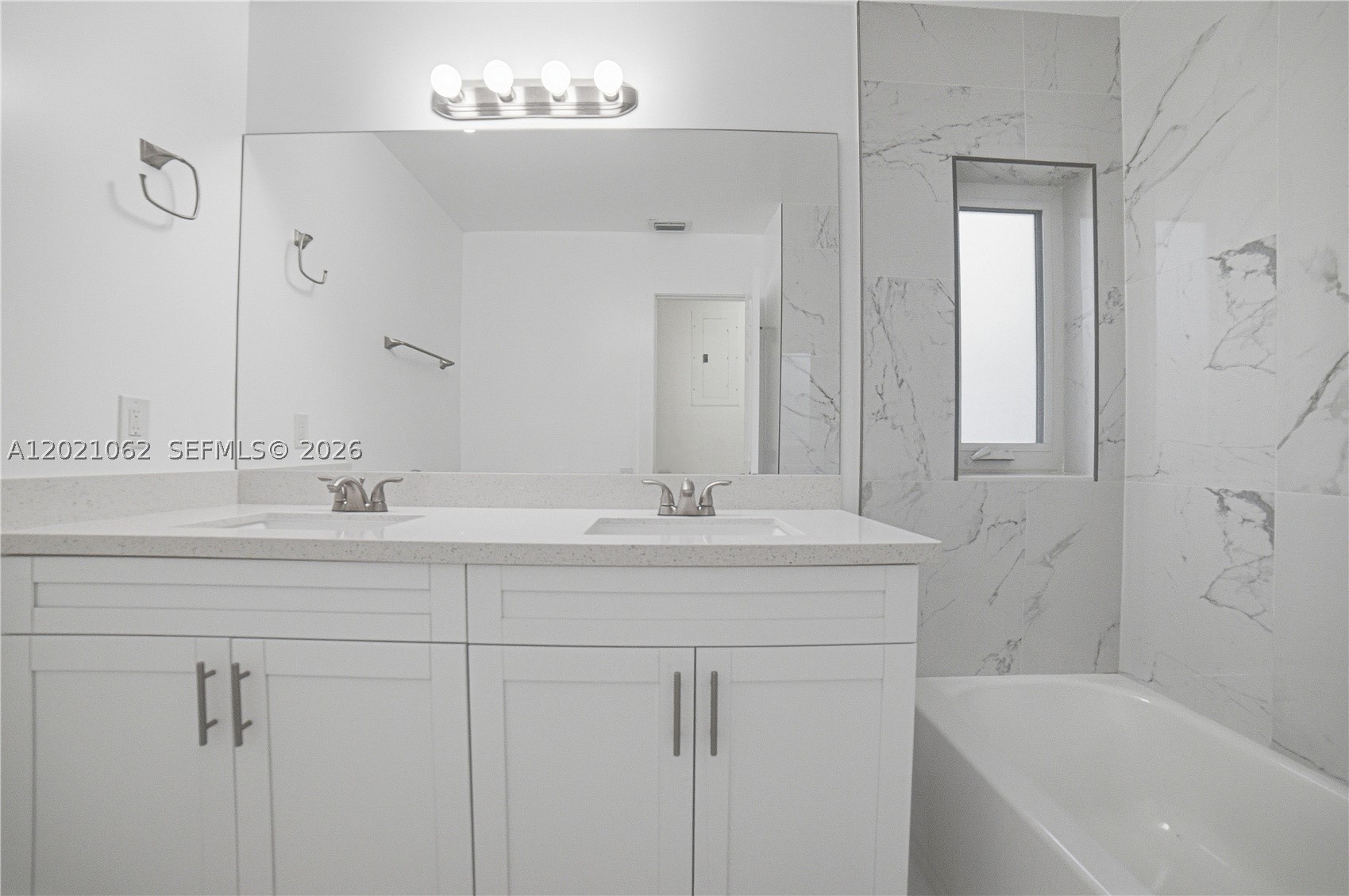 OAKLAND HILLS 4TH SEC - Residential
