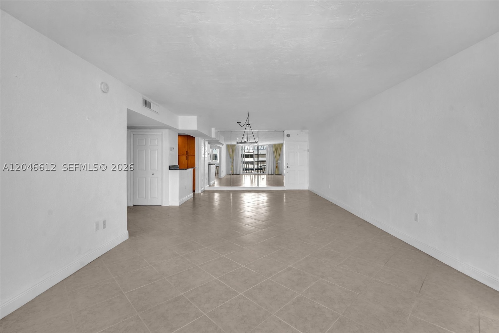 ISLAND POINTE CONDOMINIUM - Residential