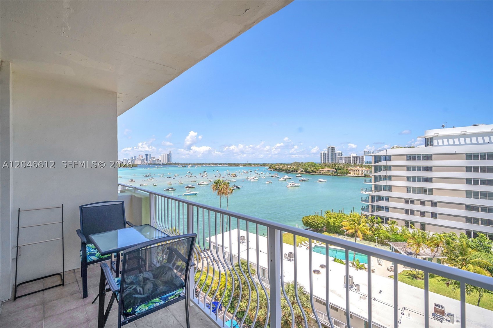 ISLAND POINTE CONDOMINIUM - Residential
