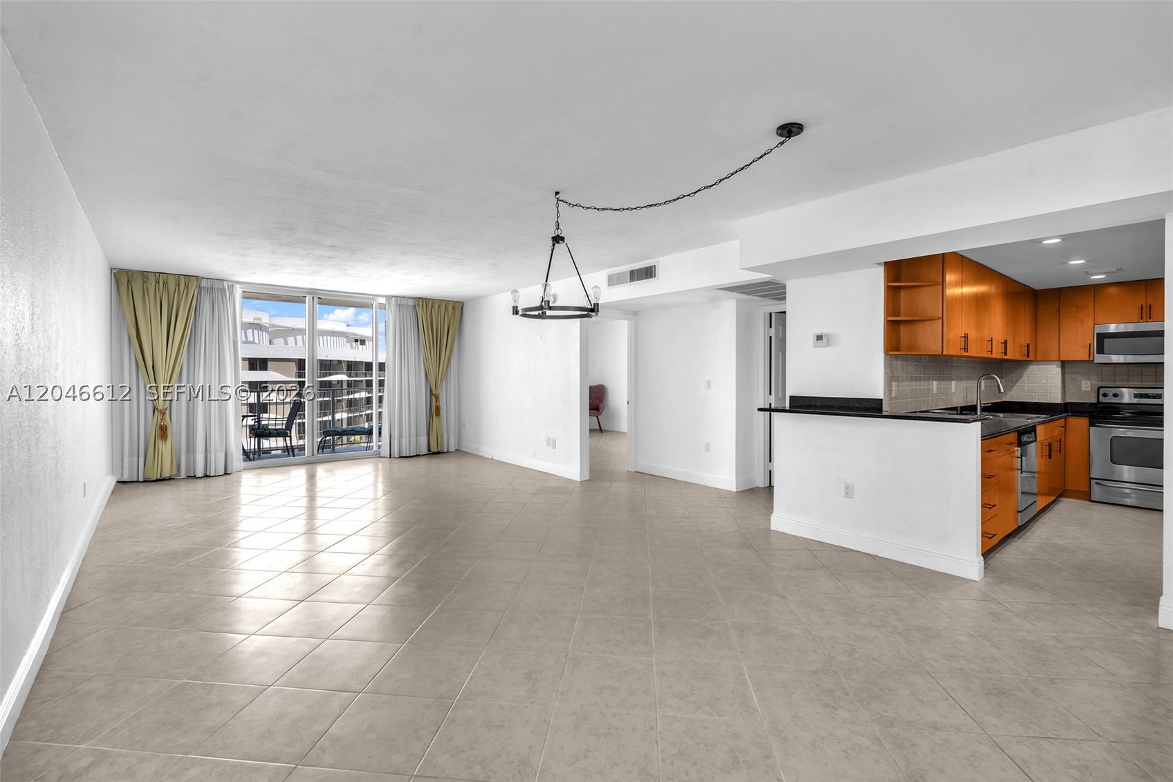 ISLAND POINTE CONDOMINIUM - Residential
