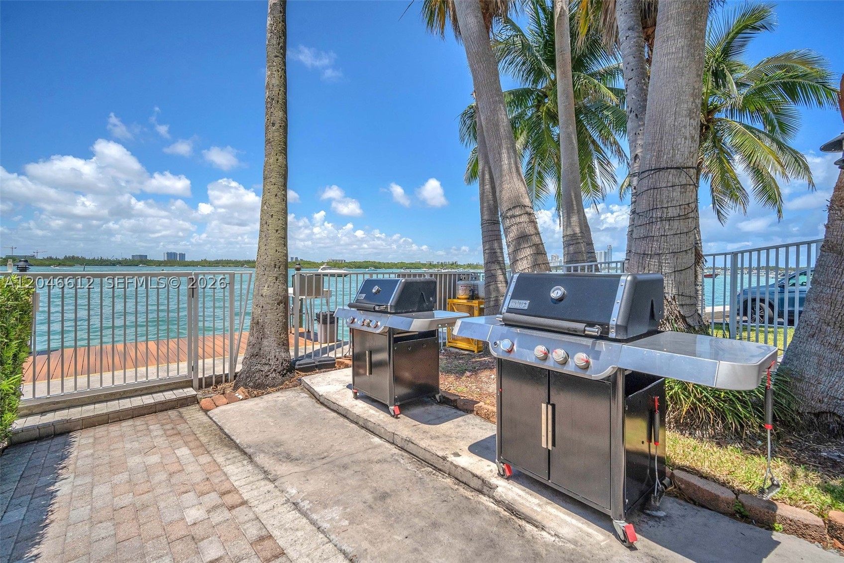 ISLAND POINTE CONDOMINIUM - Residential