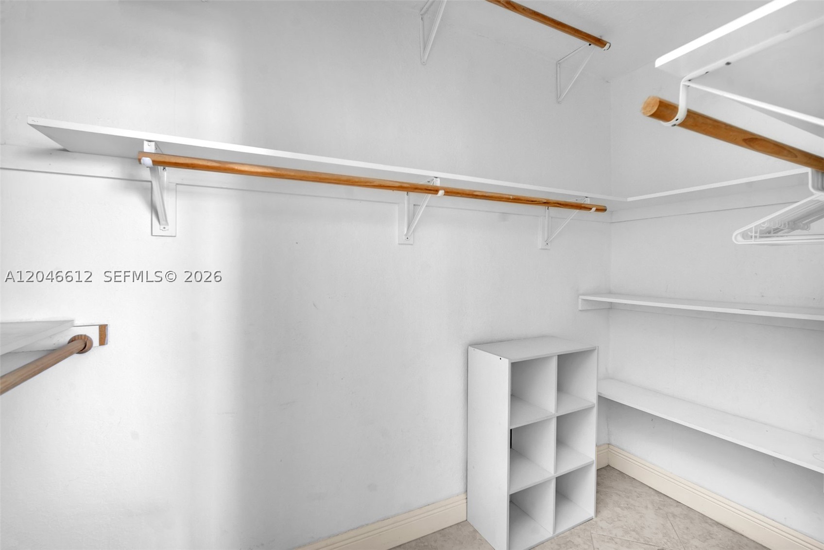 ISLAND POINTE CONDOMINIUM - Residential