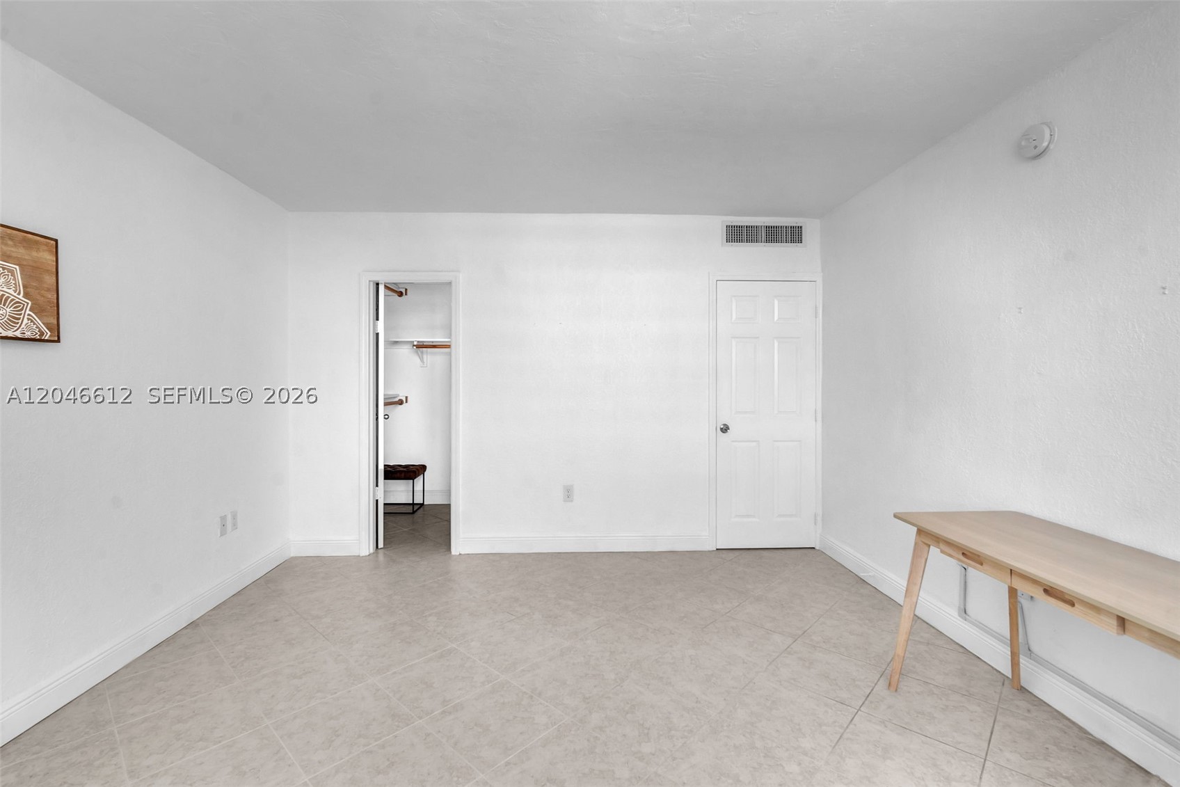 ISLAND POINTE CONDOMINIUM - Residential