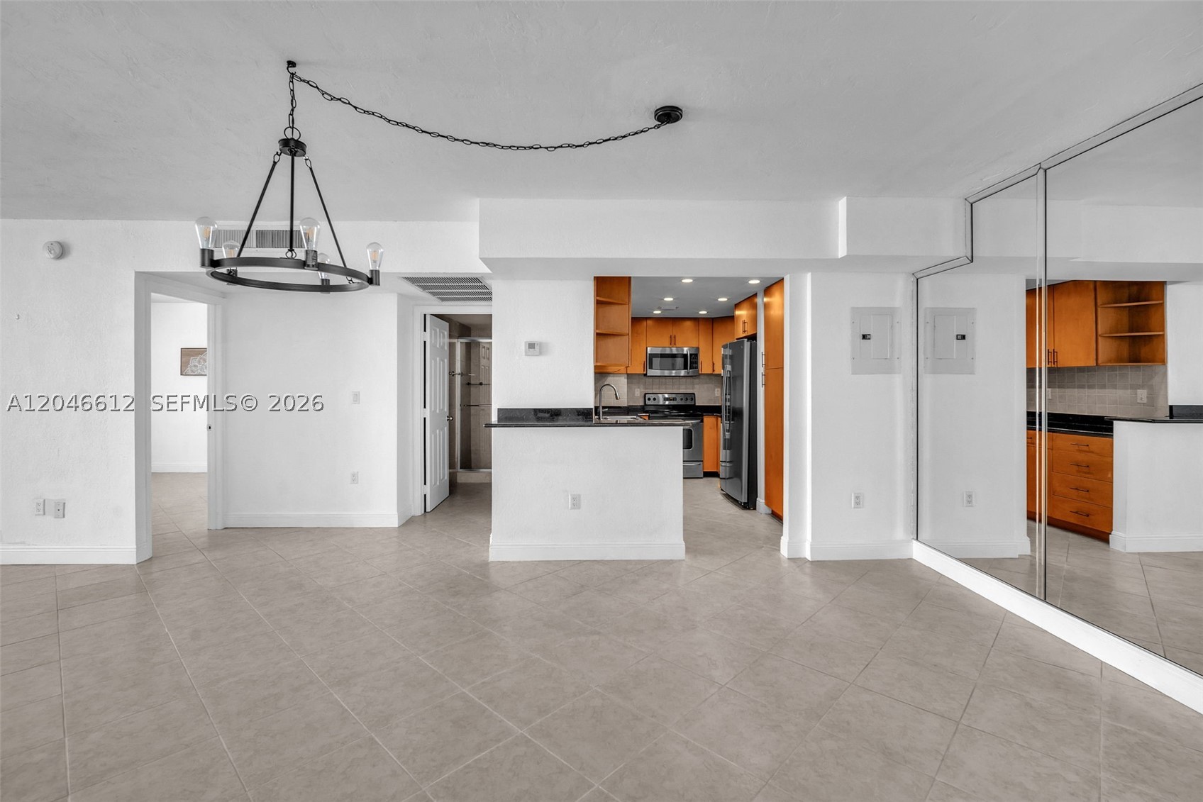 ISLAND POINTE CONDOMINIUM - Residential