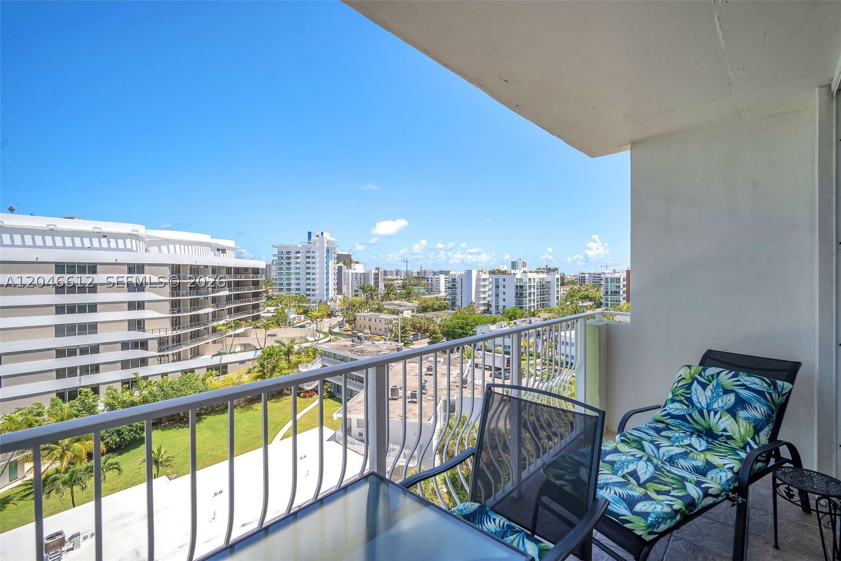 ISLAND POINTE CONDOMINIUM - Residential