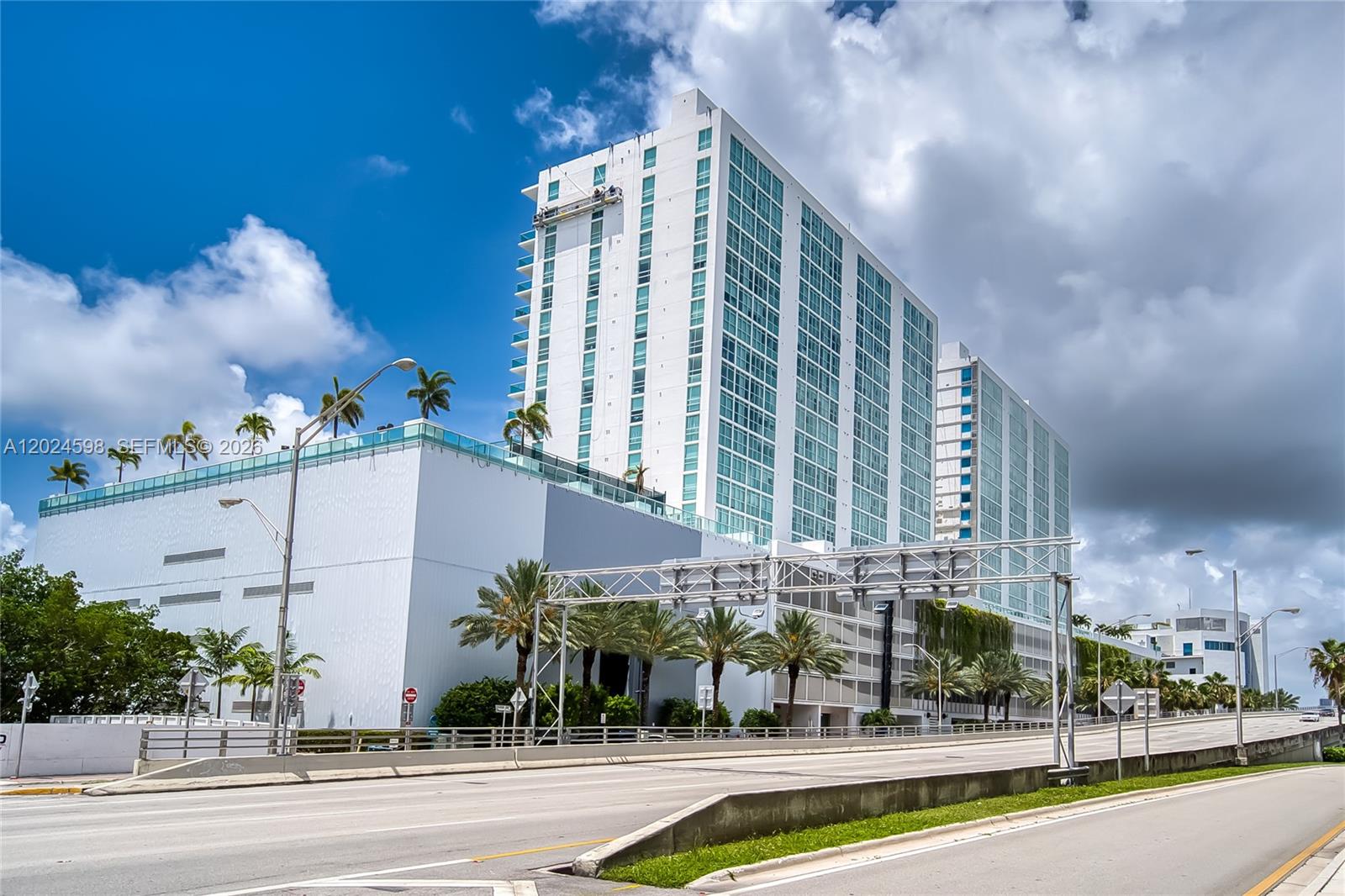 400 SUNNY ISLES CONDO WES - Residential