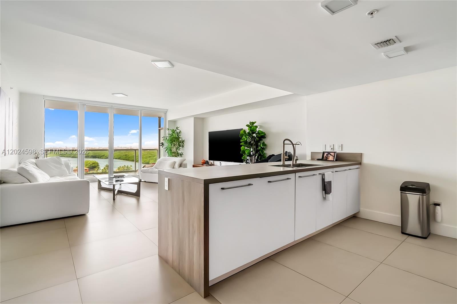 400 SUNNY ISLES CONDO WES - Residential