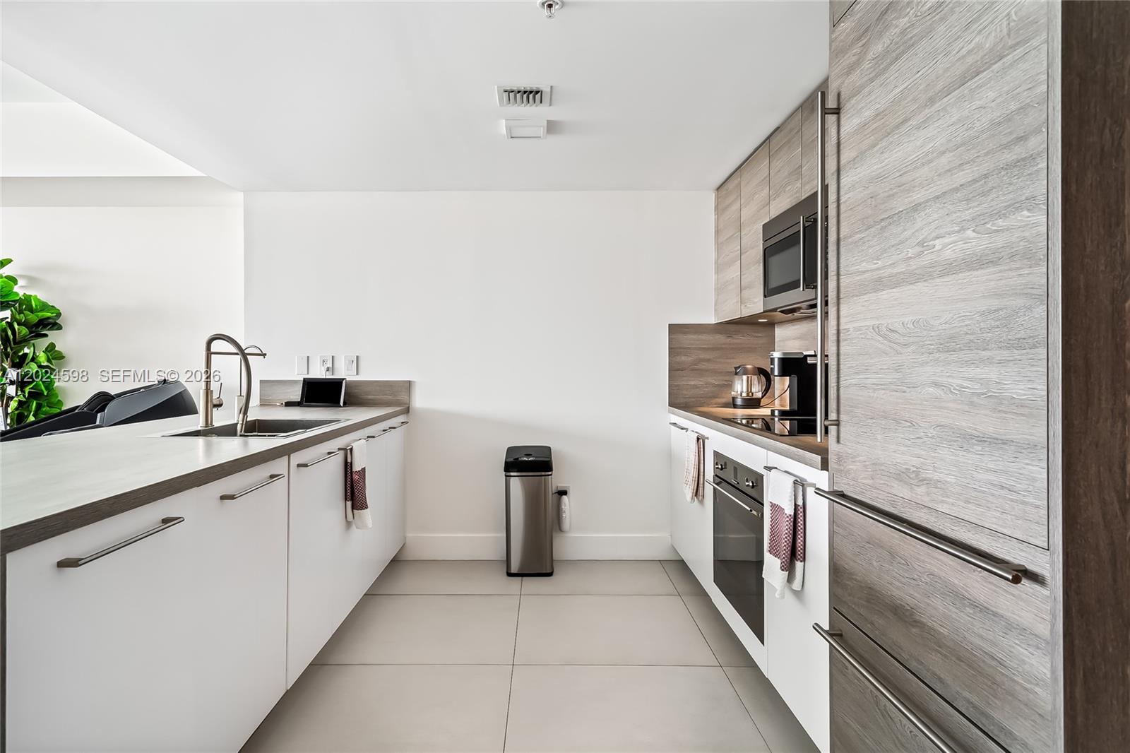 400 SUNNY ISLES CONDO WES - Residential