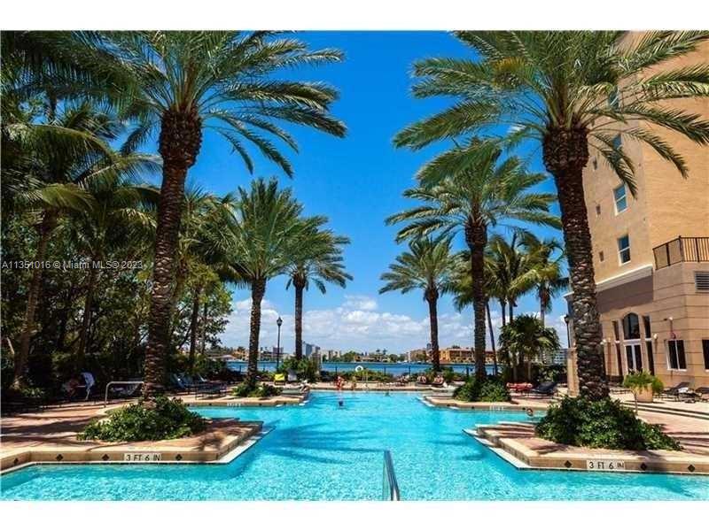 PORTO BELLAGIO CONDO - Residential