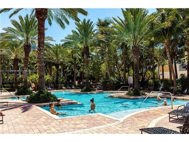 PORTO BELLAGIO CONDO - Residential