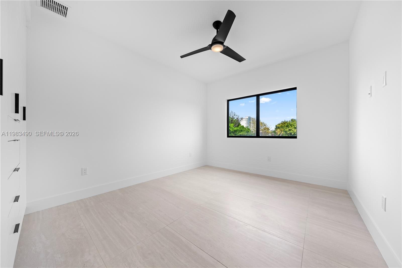 MIAMI SUBURBAN ACRES - Residential