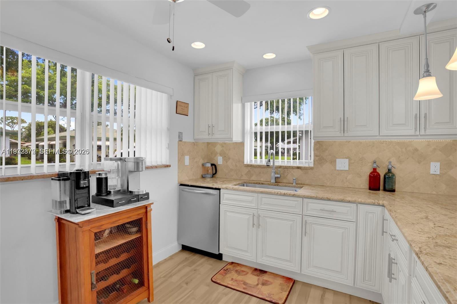 COUNTRY MANORS CONDO - Residential