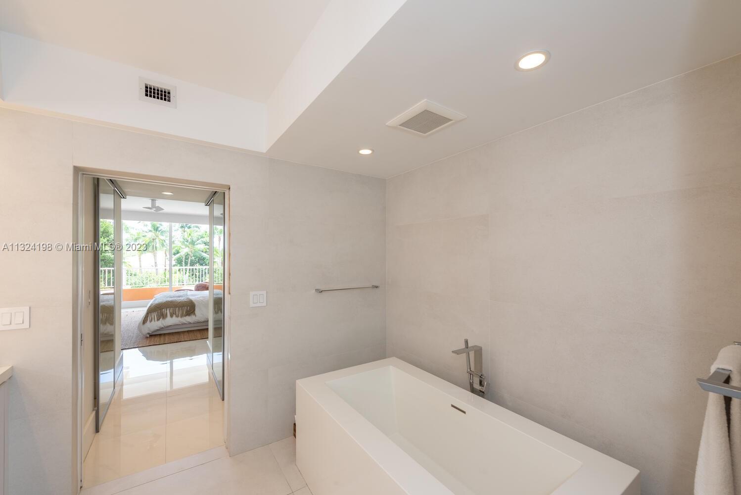 CLUB TOWER THREE CONDO - Residential Lease