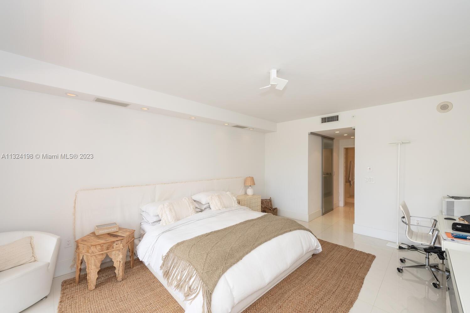 CLUB TOWER THREE CONDO - Residential Lease