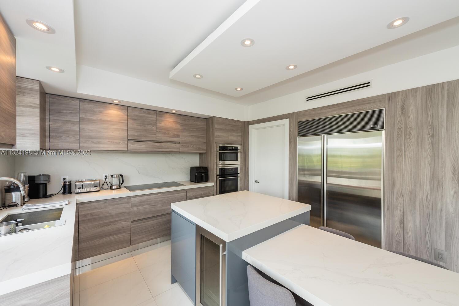 CLUB TOWER THREE CONDO - Residential Lease