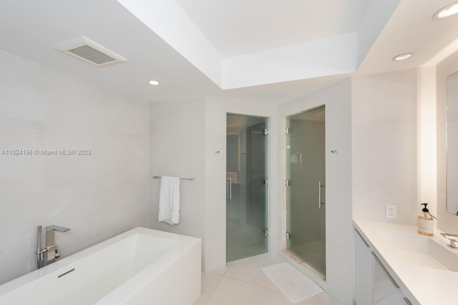 CLUB TOWER THREE CONDO - Residential Lease