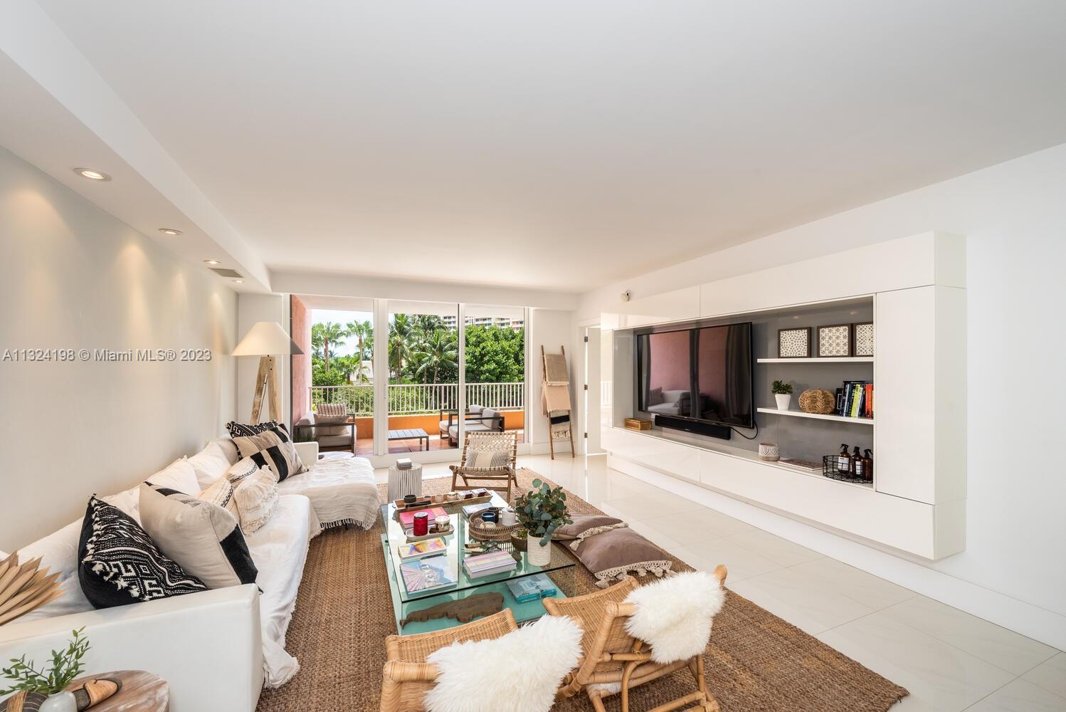 CLUB TOWER THREE CONDO - Residential Lease