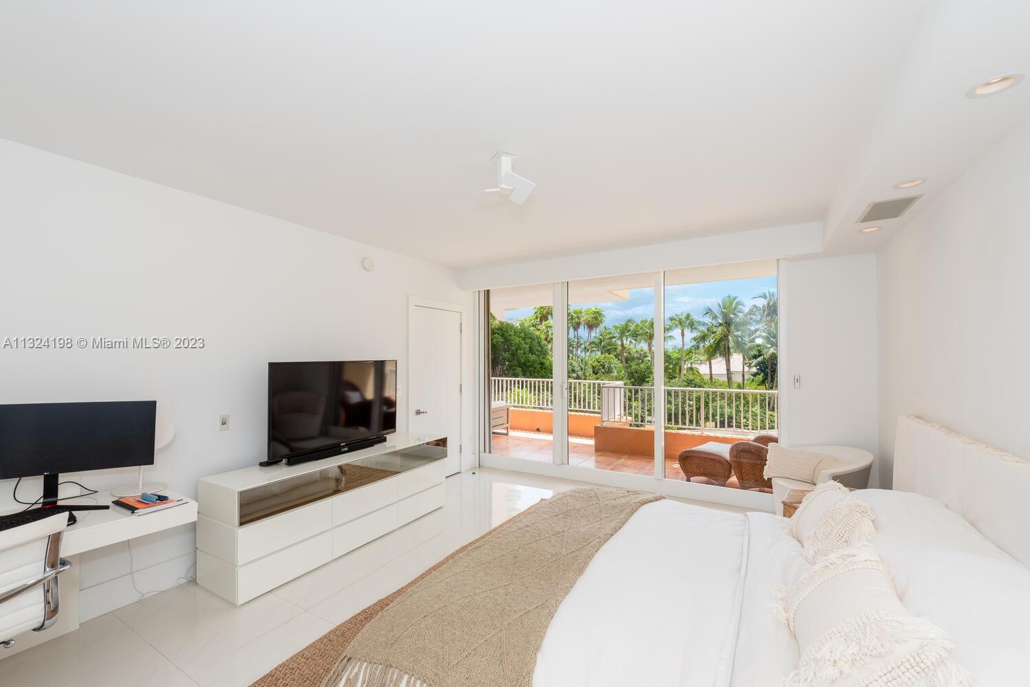 CLUB TOWER THREE CONDO - Residential Lease