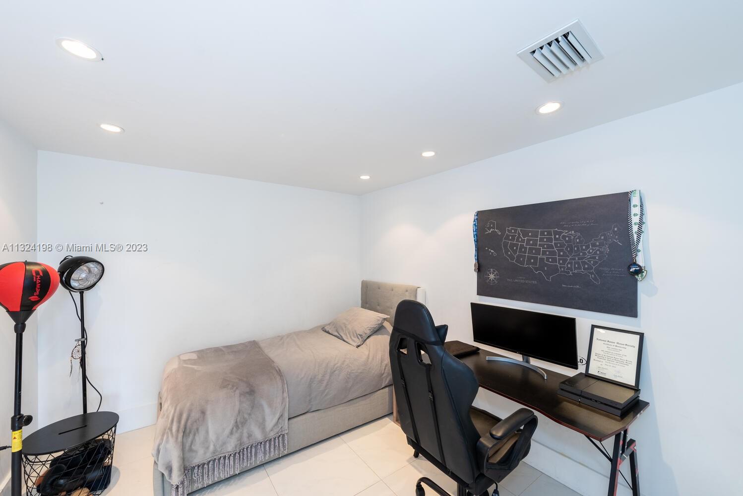 CLUB TOWER THREE CONDO - Residential Lease