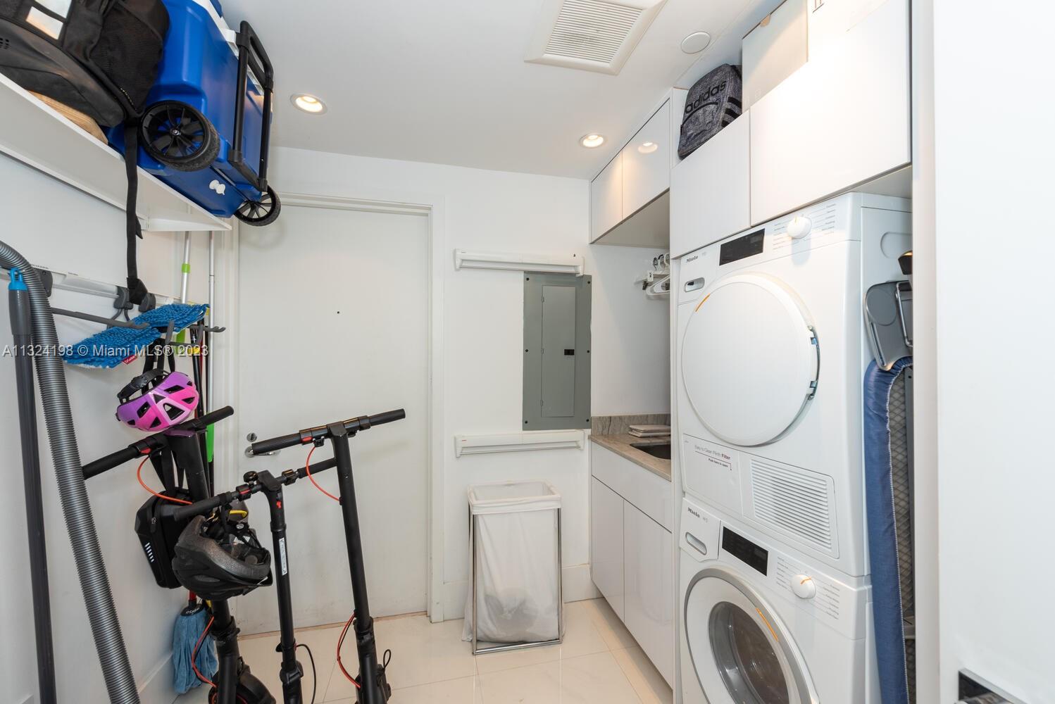 CLUB TOWER THREE CONDO - Residential Lease