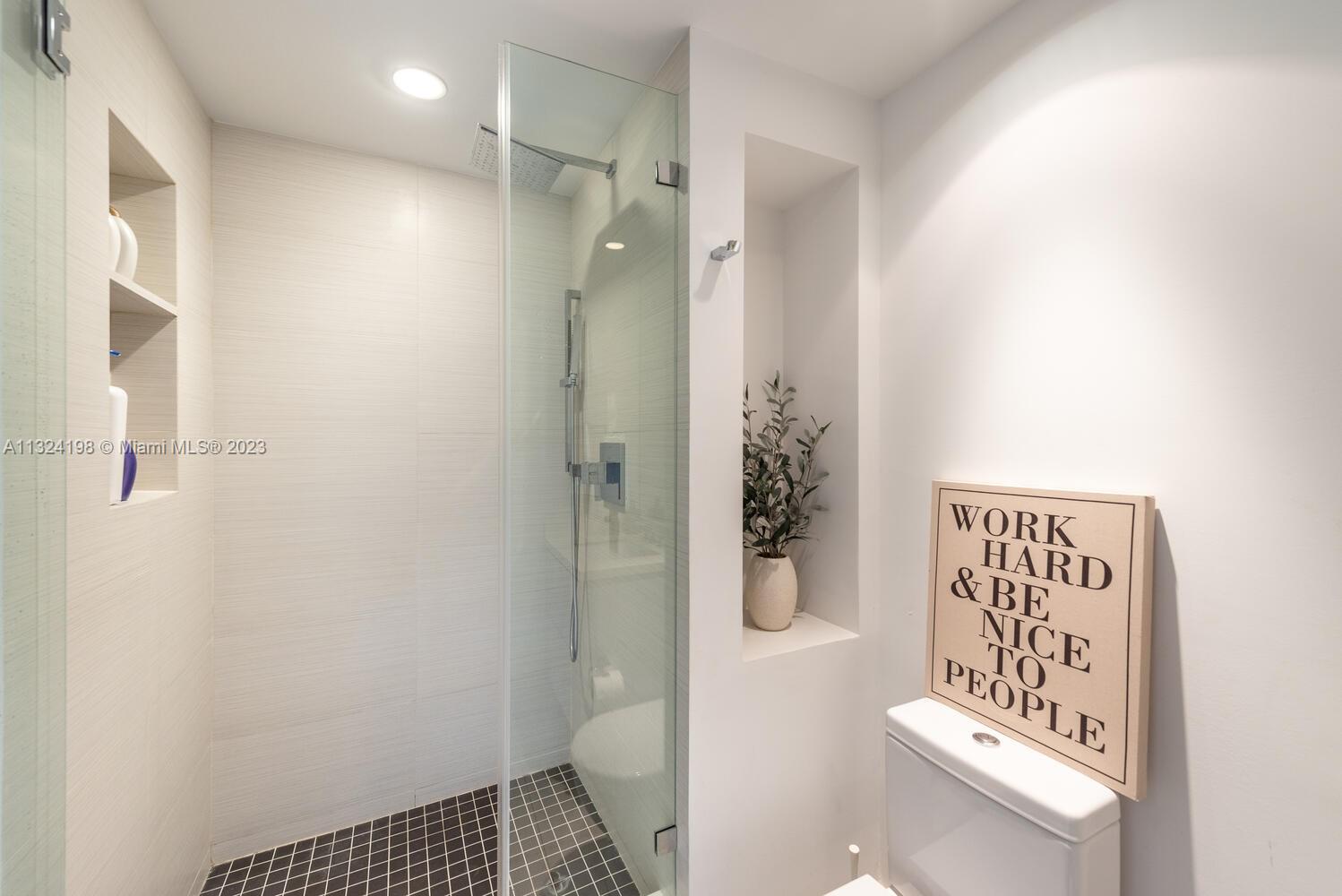 CLUB TOWER THREE CONDO - Residential Lease