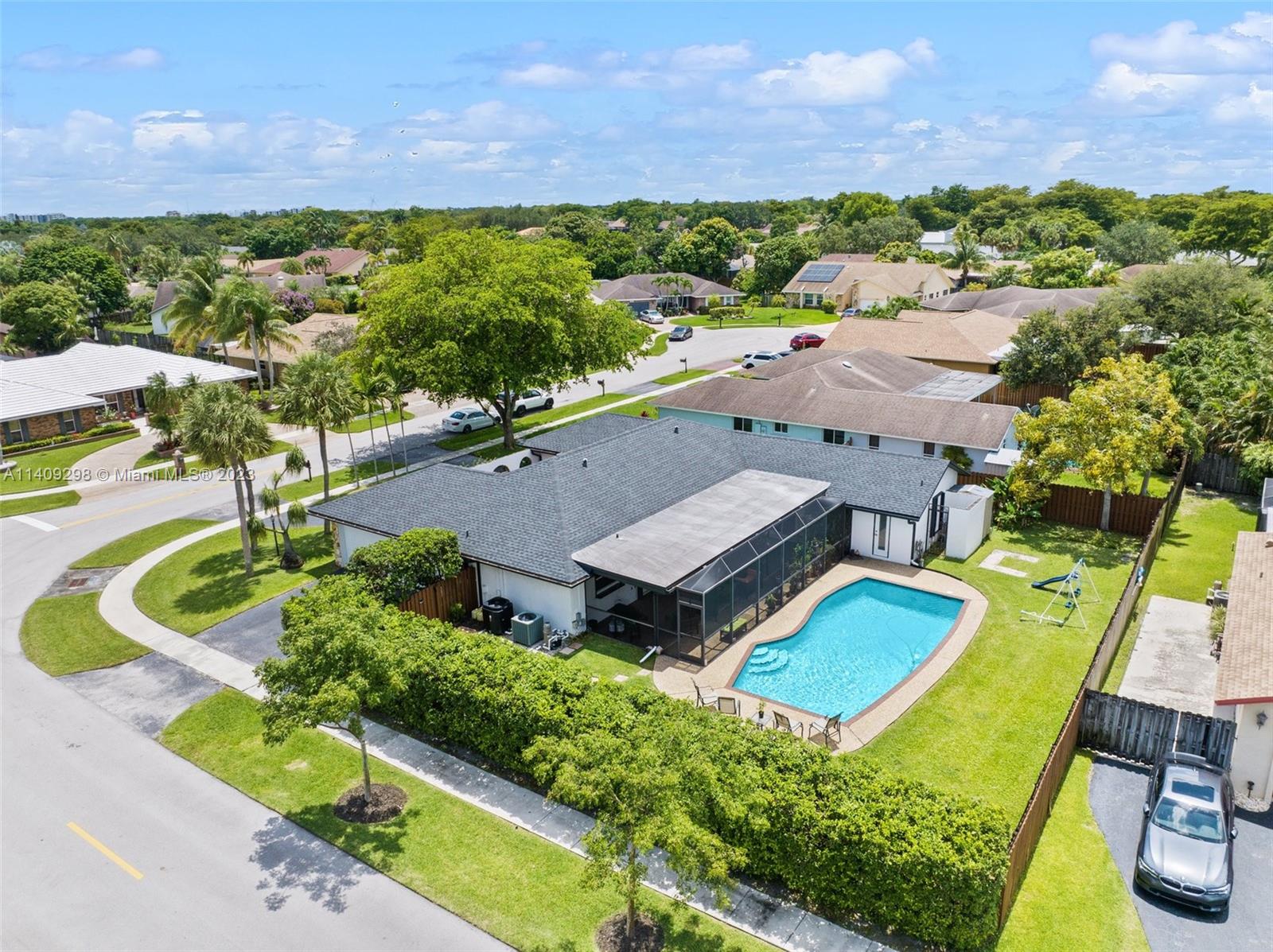 MARCANO ESTATES - Residential