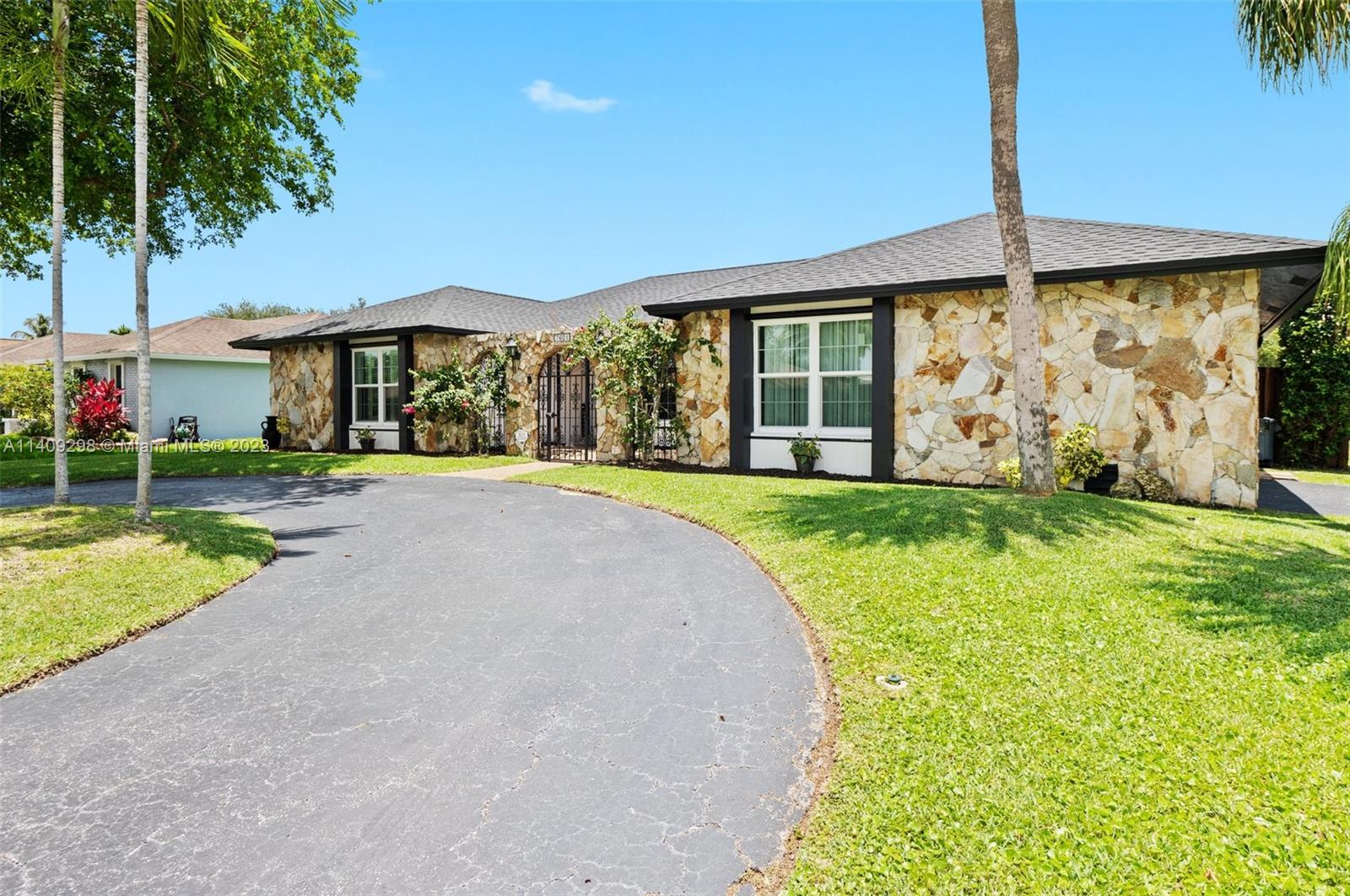 MARCANO ESTATES - Residential