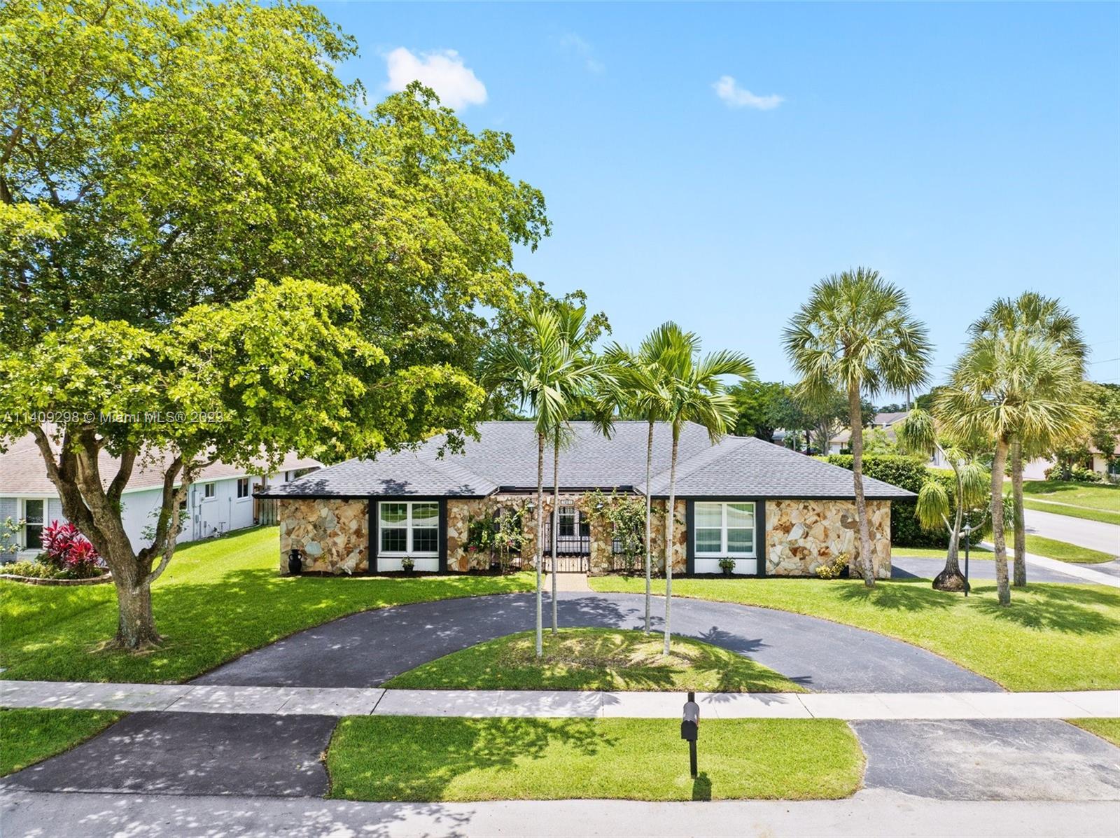 MARCANO ESTATES - Residential