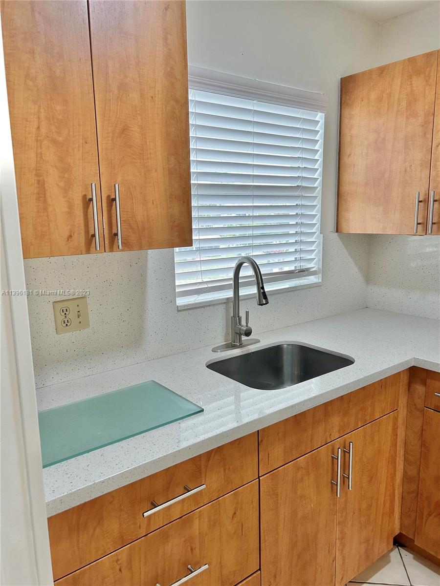 SUNRISE LAKES 54 CONDO - Residential Lease