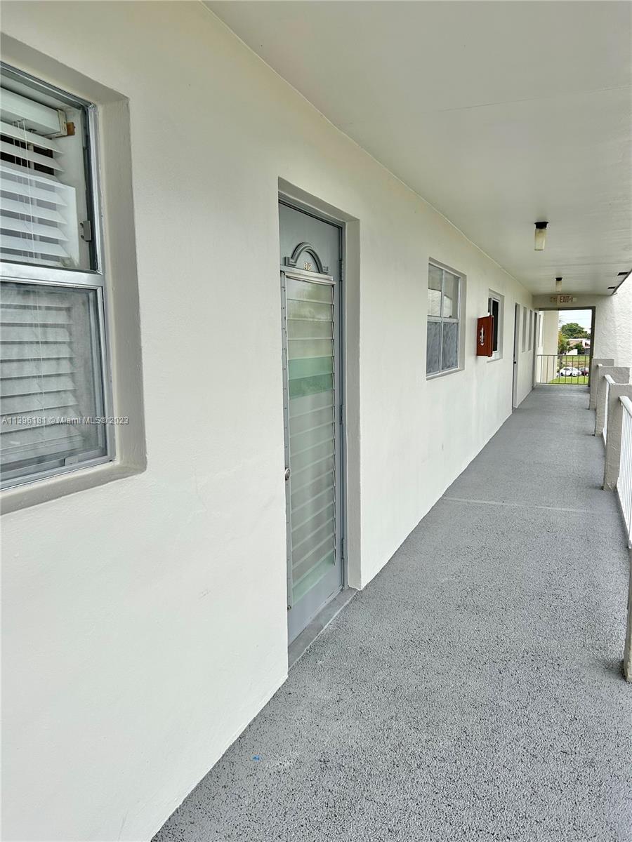 SUNRISE LAKES 54 CONDO - Residential Lease